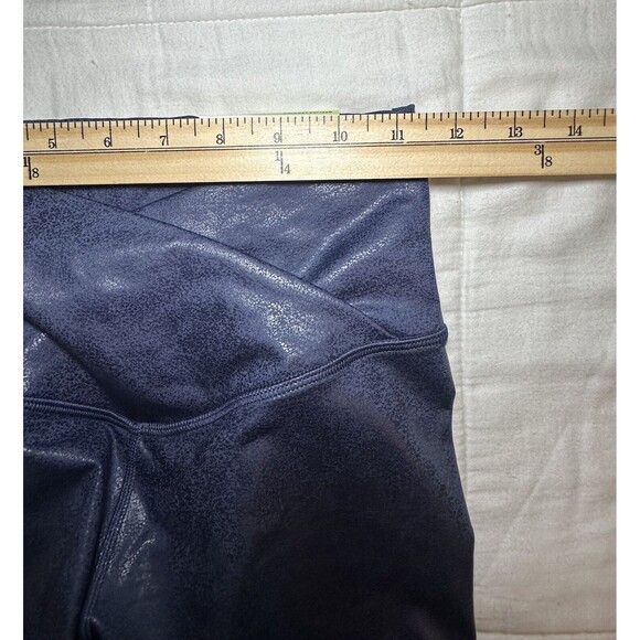 OFFLINE BY AERIE Crossover High‎ Waisted Blue Crackle Leggings MEDIUM NWT - Picture 9 of 14